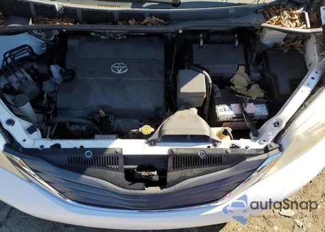 2011 Toyota Sienna Xle z USA, uszkodzony, nr VIN 5TDYK3DC0BS166019